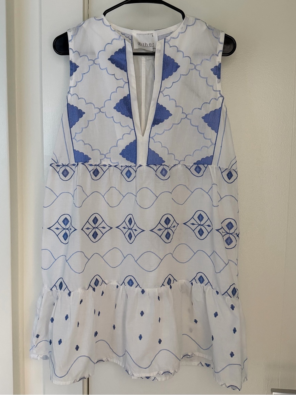 Æther Greek white & blue embroidered sleeveless mini dress